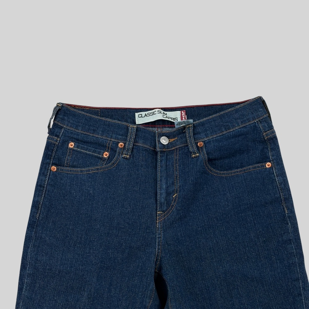 Levis Womens Classic Slim Capris Size 8 Medium Wash Denim Cropped Jeans Cuffed - Picture 2 of 9